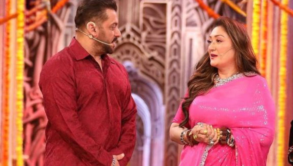 Bigg Boss 19 Salman Khan with Sunita Ahuja Funny Conversation on Govinda