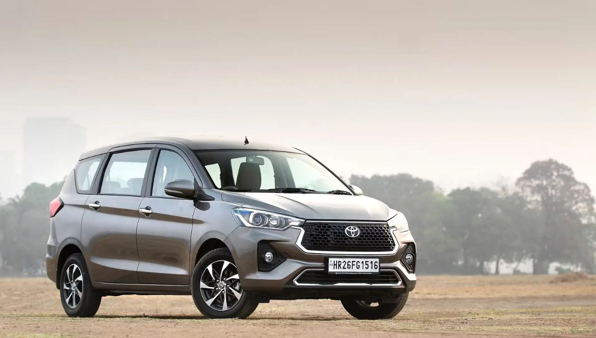 Toyota Rumion 2025 भारत में लॉन्च, सबसे फ्यूल-इफिशिएंट 7-सीटर MPV