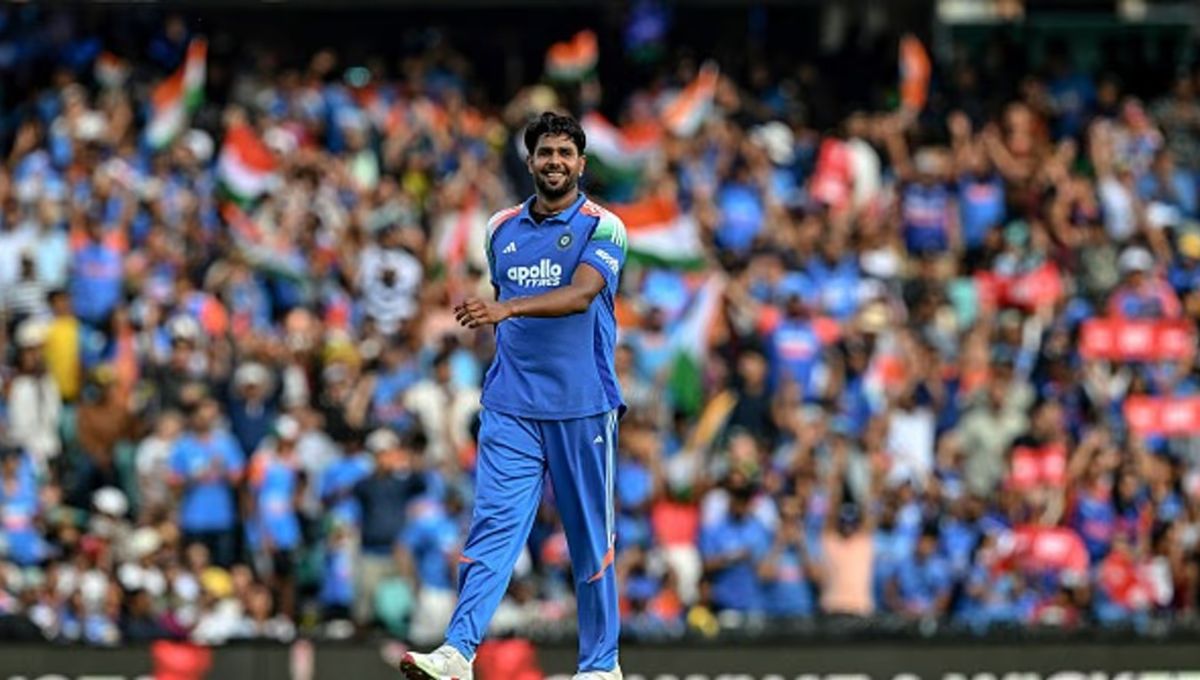 हर्षित राणा सिडनी वनडे में गेंदबाजी करते हुए