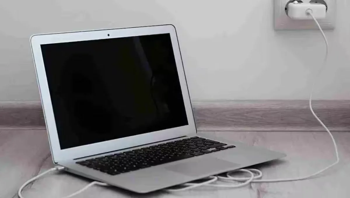 Laptop Charging का सही तरीका और बैटरी हेल्थ बढ़ाने के उपाय